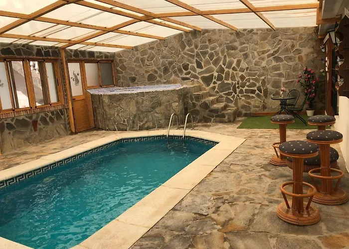 Casa rural Cristina- Piscina climatizada